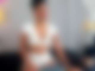 Live cam show with NATALIE-PARKER - Black Petite on Livezox