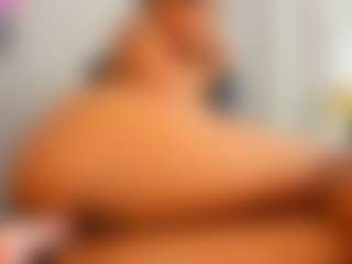 Live cam show with NATALIE-PARKER - Black Petite on Camsoda