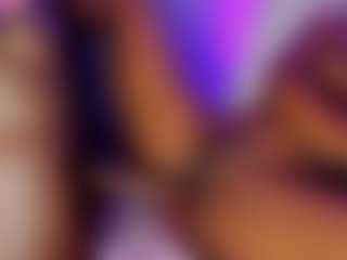 Live cam show with NATALIE-PARKER - Small Tits on livesuperchat.net