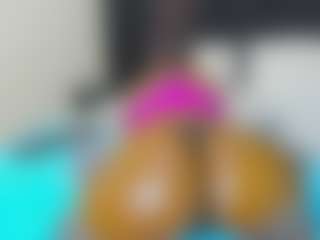 Live cam show with Cutie-bootie - Black Shaved Pussy on boobsie.com
