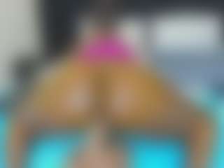 Live cam show with Cutie-bootie - Athletic Amateur on livesuperchat.net