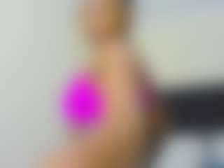 Live cam show with Cutie-bootie - Ebony Blowjob on alttransgirls