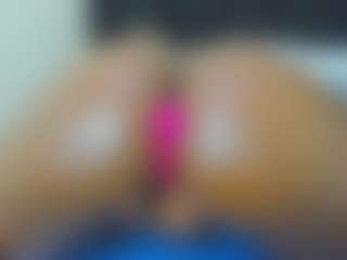 Cutie-bootie's Live Sex Cam Show