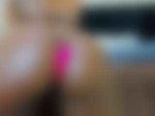 Cutie-bootie's Live Sex Cam Show