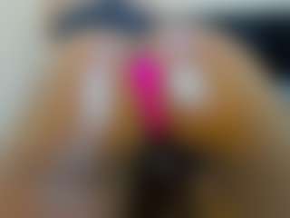 Cutie-bootie's Live Sex Cam Show