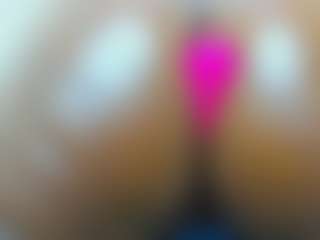 Cutie-bootie's Live Sex Cam Show