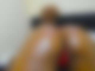 Live cam show with Cutie-bootie - Fingers on Camsoda