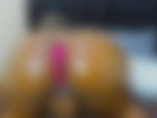 Cutie-bootie's Live Sex Cam Show