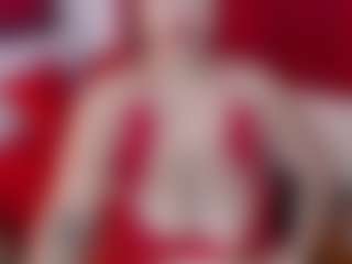 Live cam show with LunaxxxCandy - Fuck on Camsoda