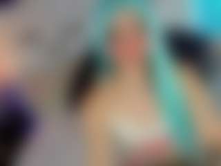 Live cam show with aliz-free - Flat Chested on AdultVida.com