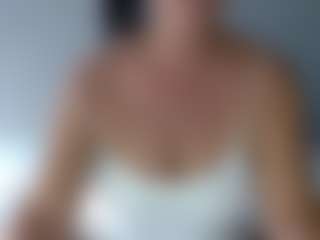 Live cam show with LindaBr75 - Granny on Camsoda