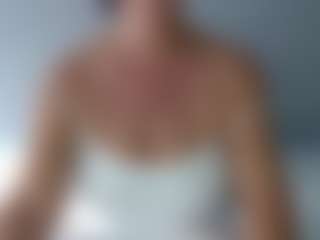 LindaBr75 MILF webcam performer live streaming