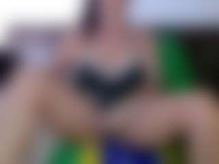 LindaBr75 MILF webcam performer live streaming