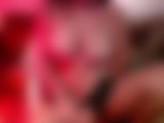 Live cam show with LindaBr75 - Fingering MILF on Camiplay Live
