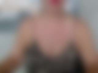 LindaBr75 MILF webcam performer live streaming
