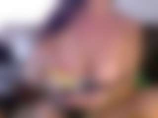 Live cam show with LindaBr75 - Middle Aged on Camsoda