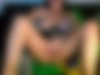 Live cam show with LindaBr75 - Erotic Dance on UwU Esports