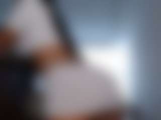 Live cam show with kendallrose - Shaved Pussy on Dare Cams