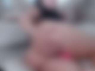Live cam show with kendallrose - Ride on xfollow cams