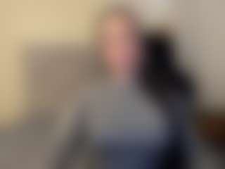 Live cam show with Salome - Ass Bouncing on Sweet Sext