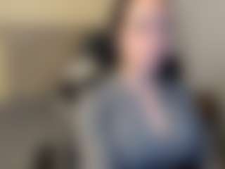 Live cam show with Salome - Blowjob on SquirtSoMuch
