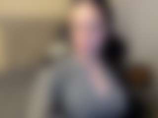 Live cam show with Salome - Teen (18+) on hotwifechat.live