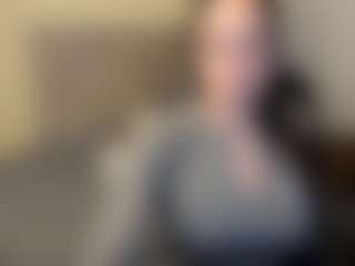 Live cam show with Salome - Brown Hair on hotwifechat.live