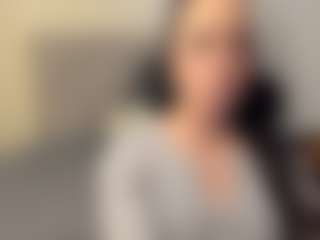 Live cam show with Salome - Brown Hair on Camsoda