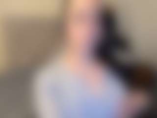 Live cam show with Salome - Brown Hair on UwU Esports