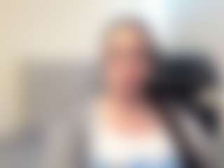 Live cam show with Salome - Brown Hair Teen (18+) on Camiplay Live