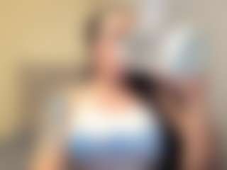 Live cam show with Salome - Brown Hair Teen (18+) on Hubzter Live