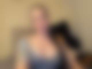 Live cam show with Salome - Full Nudity on Uber Horny