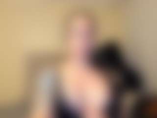 Live cam show with Salome - Brown Hair on StripNow
