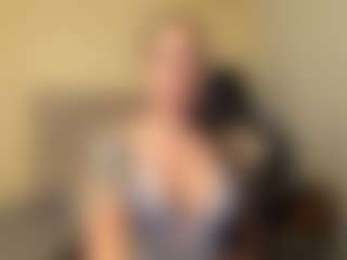 Live cam show with Salome - Anal Teen (18+) on friskycurves.com