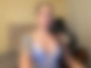 Live cam show with Salome - Brown Hair Toys on Big Tits