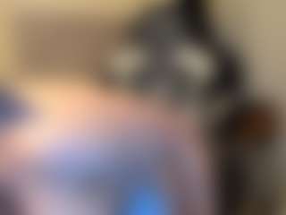 Live cam show with Salome - Brown Eyes Teen (18+) on livesuperchat.net