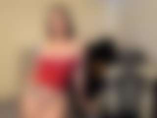 Live cam show with Salome - Gamer Athletic on SxyPornLive