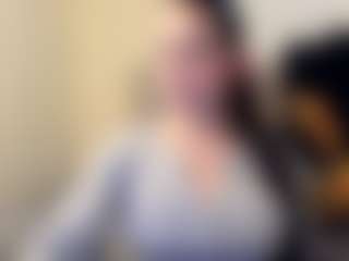 Live cam show with Salome - Lesbian on CamClone