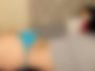Live cam show with Salome - Athletic Teen (18+) on SpunkLive