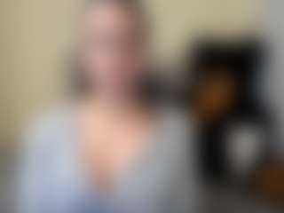 Live cam show with Salome - BBW on madthumbs