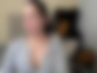 Live cam show with Salome - Cum on Soda Cam