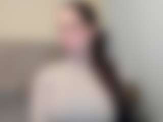 Live cam show with Salome - Athletic Shaved Pussy on Camsoda