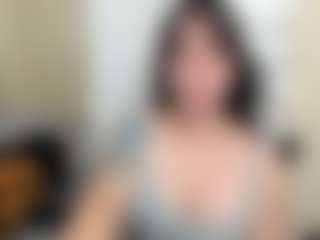 Live cam show with Salome - Shaved Pussy on Milfs Live