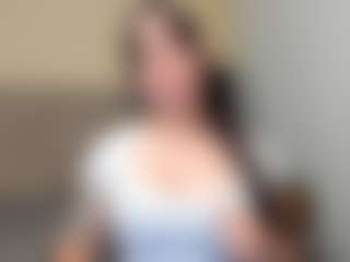 Live cam show with Salome - Squirt Curvy on SquirtSoMuch
