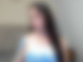 Live cam show with Salome - Muscular on madthumbs