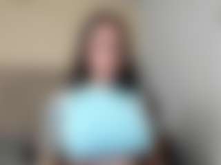 Live cam show with Salome - Brown Eyes Brown Hair on WildCum