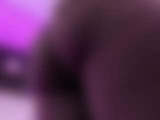 Live cam show with April-bowie - Cum On Pussy on Camsoda