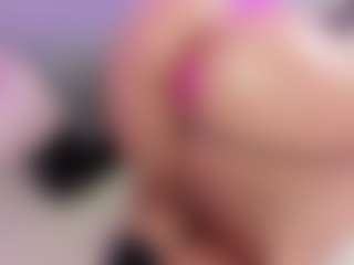 Live cam show with April-bowie - Middle Aged on Camsoda