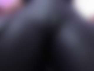 April-bowie MILF webcam performer live streaming