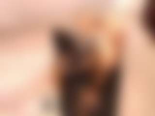Live cam show with April-bowie - Bedroom on Hubzter Live